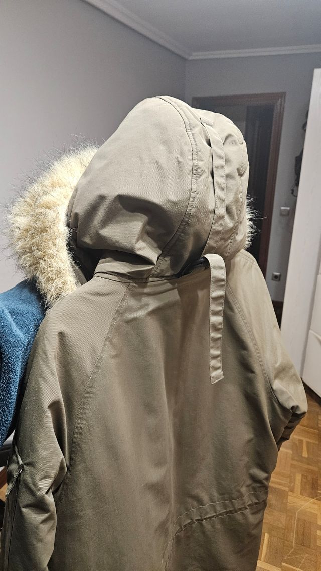 Abrigo Carhartt verde oliva con capucha