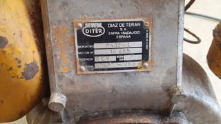 Motor de agua con bomba