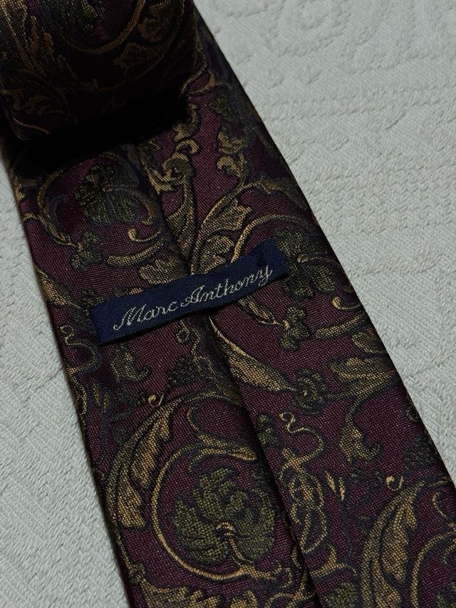 Corbata vintage burdeos