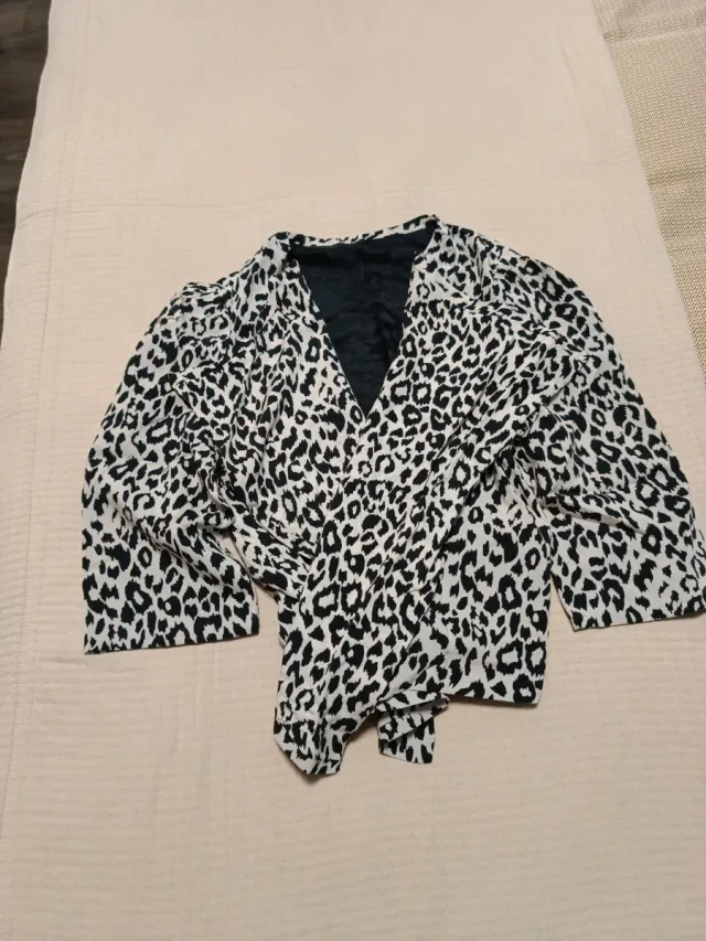 Conjunto Chaqueta/Bolero y Camiseta