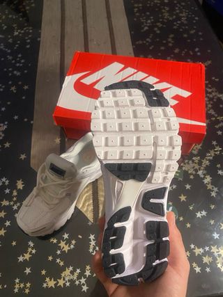 Nike Vomero 5 Triple White talla 38 talle 38