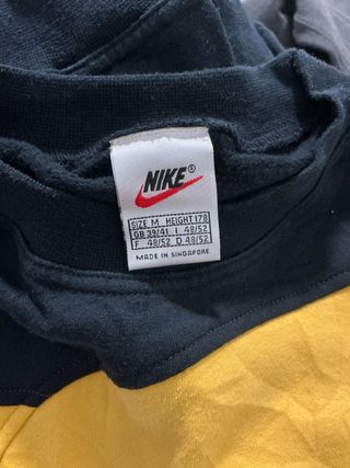 Sudadera Nike Negra y Amarilla