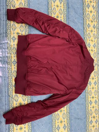 Bomber Bershka granate talla M