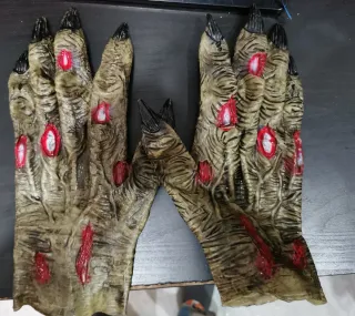 Manos de monstruo para disfraz