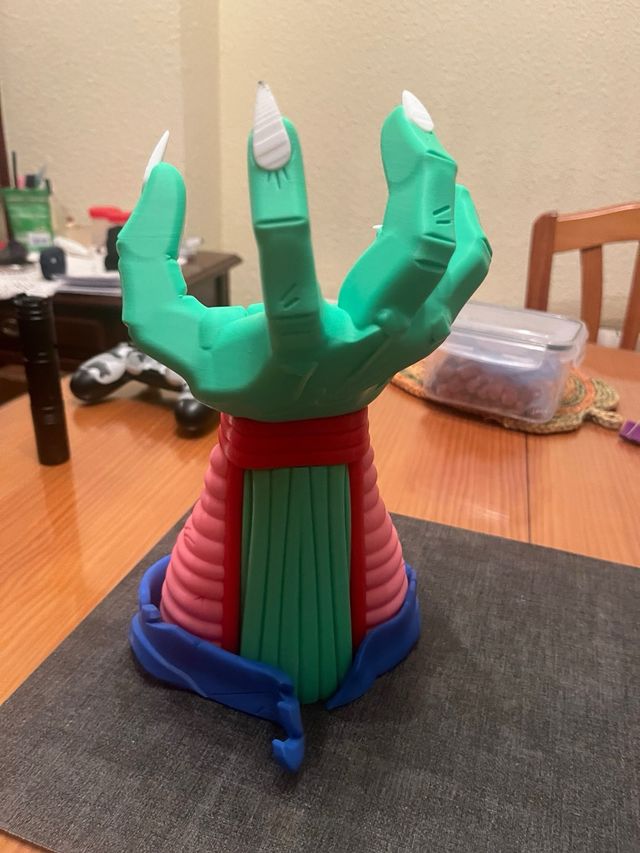 Soporte mando mano monstruo