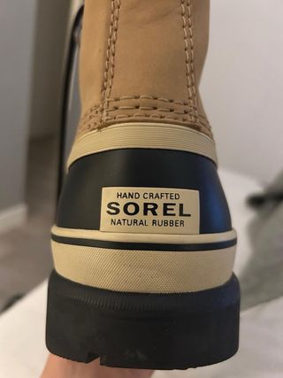 Botas de nieve Sorel beige y negras sin uso