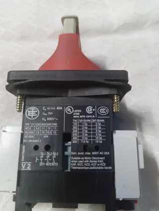 Interruptor 3 polos carril/cuadro con candado