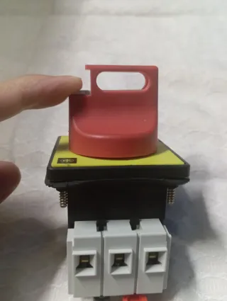 Interruptor 3 polos carril/cuadro con candado