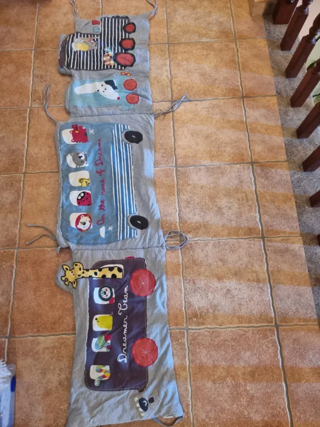 Protector cuna infantil con dibujos