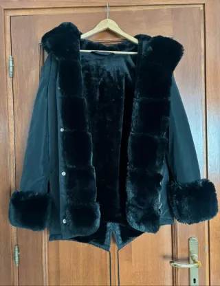 Parka pelliccia nera