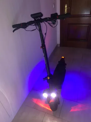 Patinete Eléctrico con Luces LED