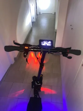 Patinete Eléctrico con Luces LED