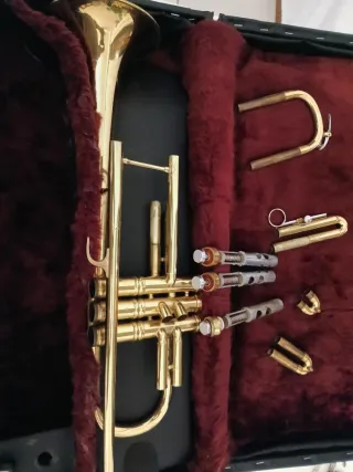 Tromba in ottone con custodia e Bocchino