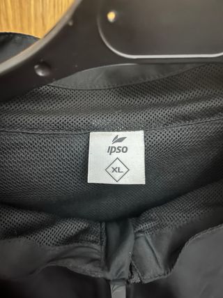 Cortavientos hombre negro