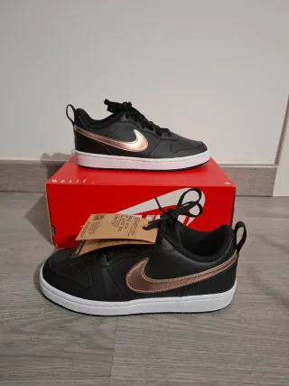 Nike Court Borough Negro y Rosa Dorado