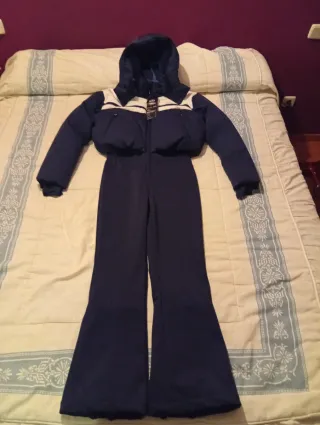 Traje de esquí OYSHO Talla XL sin usar.