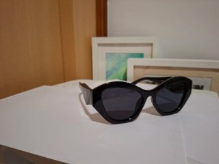 Gafas de sol Prada negras