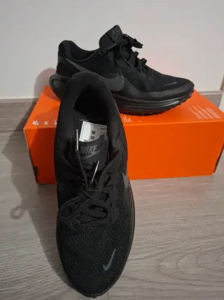 Nike Revolution 8 Negro