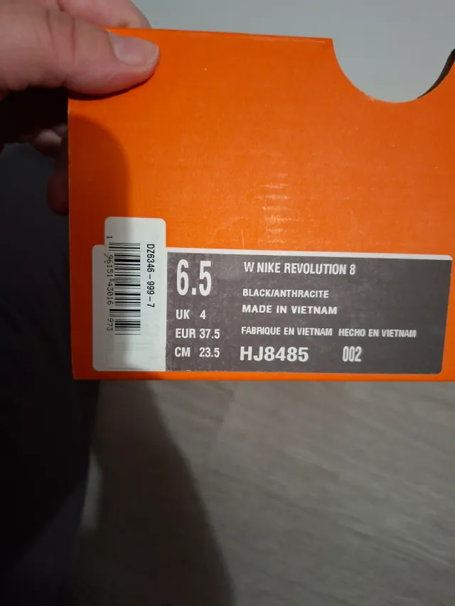 Nike Revolution 8 Negro