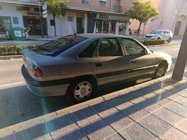 Renault Safrane 1999