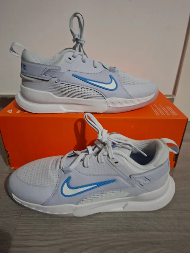Nike CrossCourt Azul y Blanco