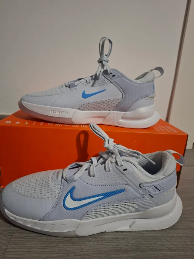 Nike CrossCourt Azul y Blanco