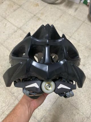Casco de bicicleta negro