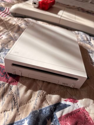 Nintendo Wii + Balance Board + 13 Giochi + 2 contr