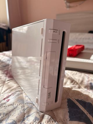 Nintendo Wii + Balance Board + 13 Giochi + 2 contr