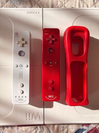Nintendo Wii + Balance Board + 13 Giochi + 2 contr