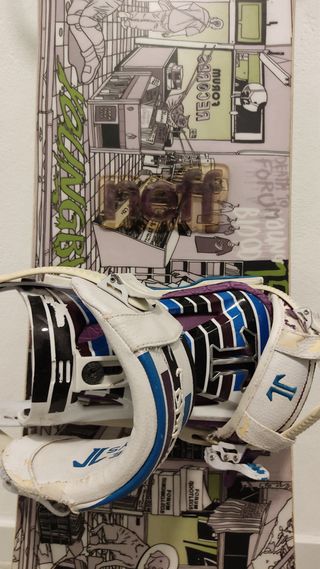 Tabla Snowboard Forum con Fijaciones Technine