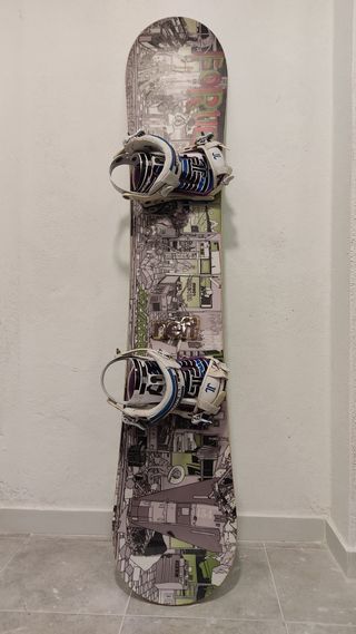 Tabla Snowboard Forum con Fijaciones Technine