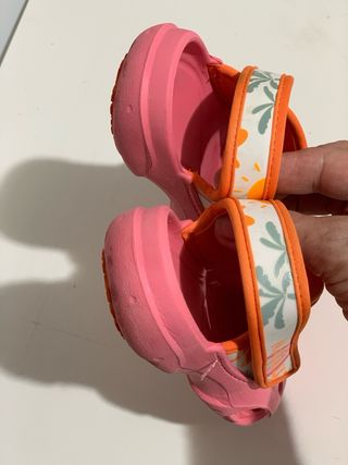 Zapatos de goma para niños. Talla 19.5