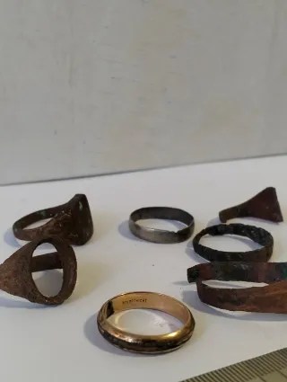 Lote de Anillos Antiguos Alemánes de Excavación