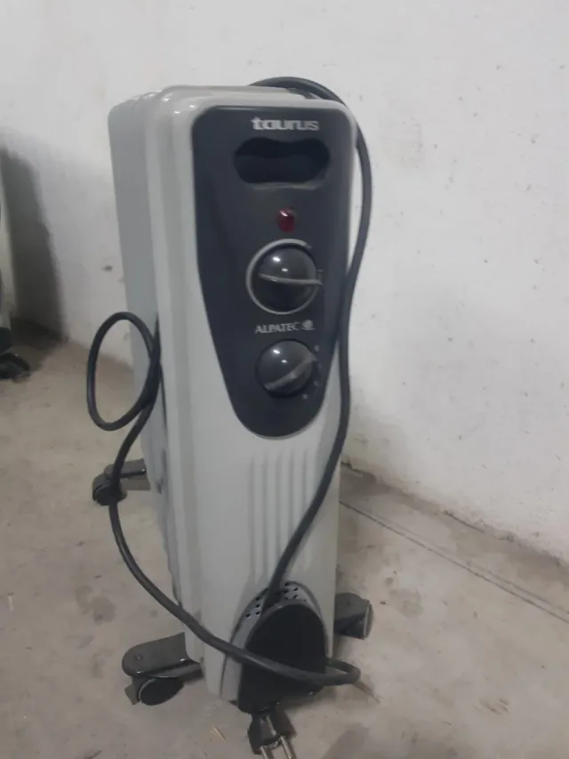 Estufa Taurus Gris Ruedas