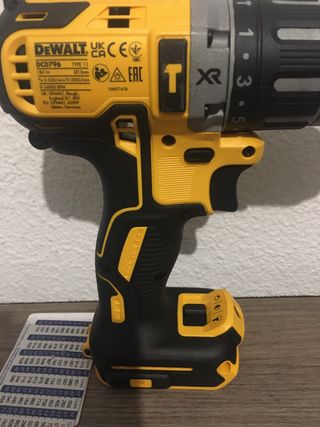 Taladro Dewalt DCD796
