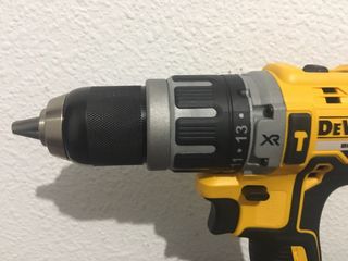 Taladro Dewalt DCD796
