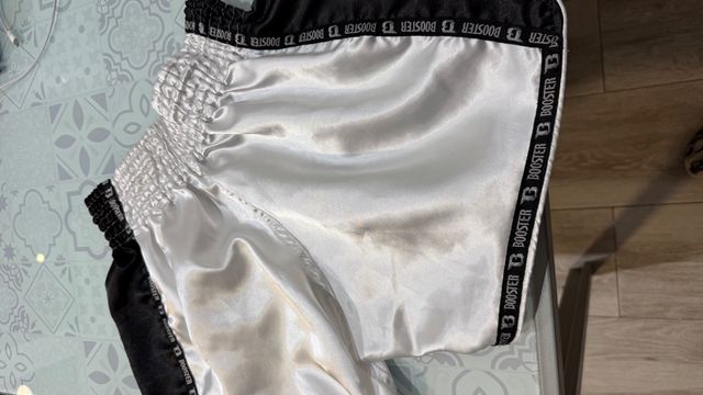 Pantalón Muay Thai Booster Blanco y Negro