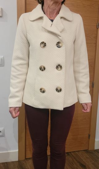 Abrigo de paño blanco