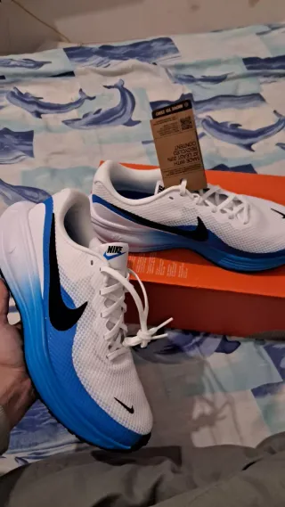 Nike Revolution 8 Talla 44.5