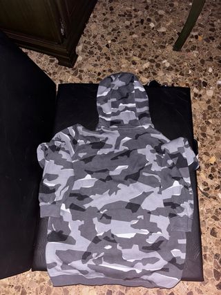 Sudadera Nike Camuflaje Gris