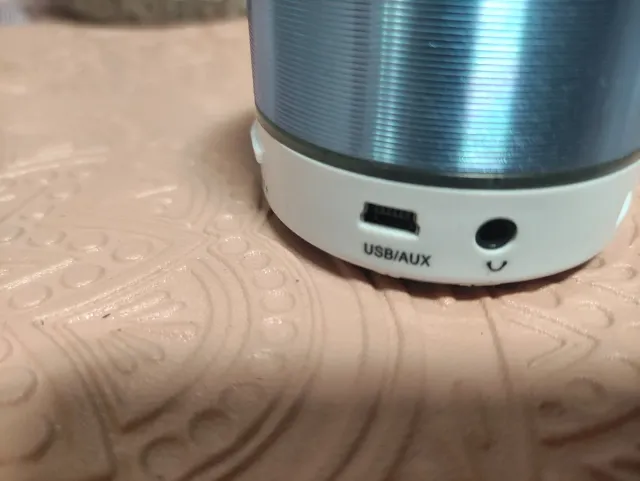 Altavoz TEMCO azul y verde