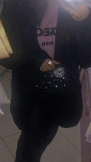 Borsa clutch nera fatta a mano con brillanti