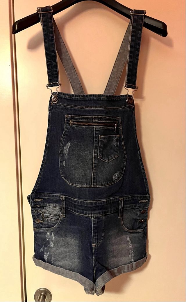 Mono vaquero corto desgastado