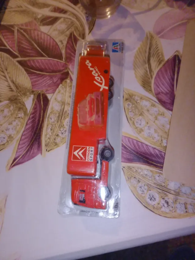 Camión Italeri 1/87 Citroën Xsara WRC