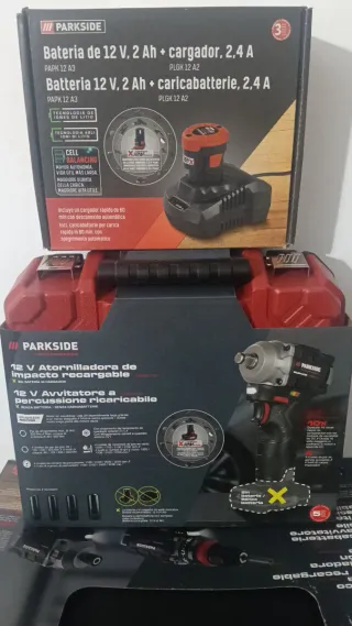 Atornilladora taladradora de impacto 12 voltios.