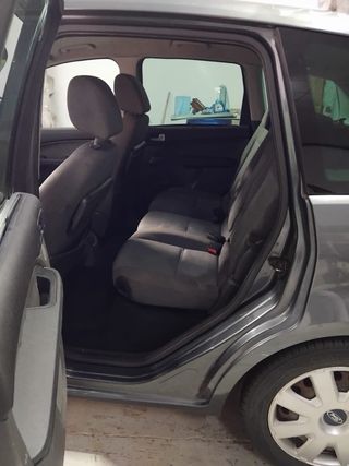 Ford C-MAX 1.6 tdci con bola renolque 2005