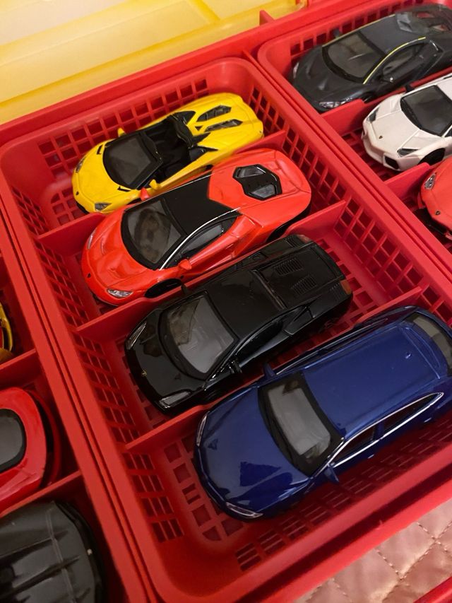 Modellini auto Burago in valigetta