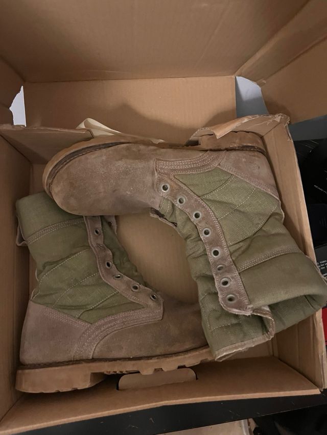 Botas militares verde olivo