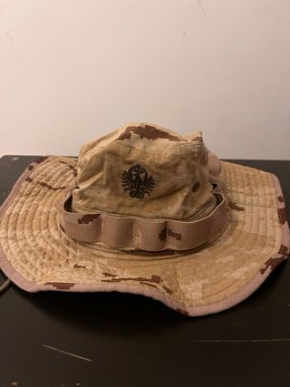 Gorro negro con orejeras